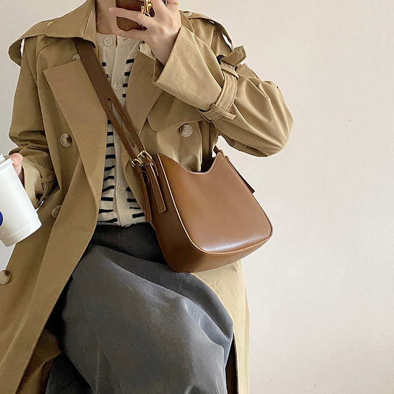 French Niche One Shoulder Saddle Bag